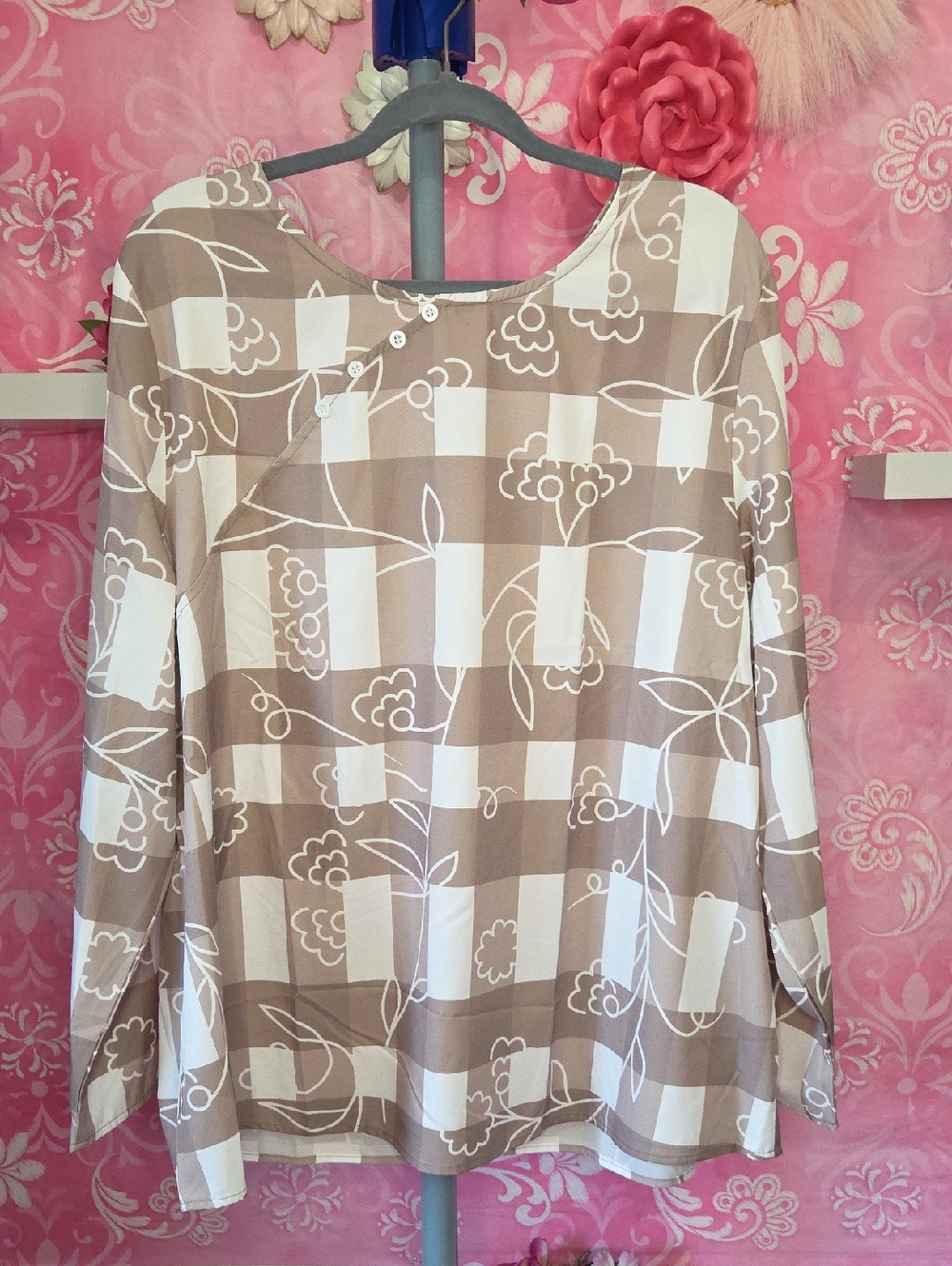 Source Unknown Beige and White Floral-Check Long Sleeve Top